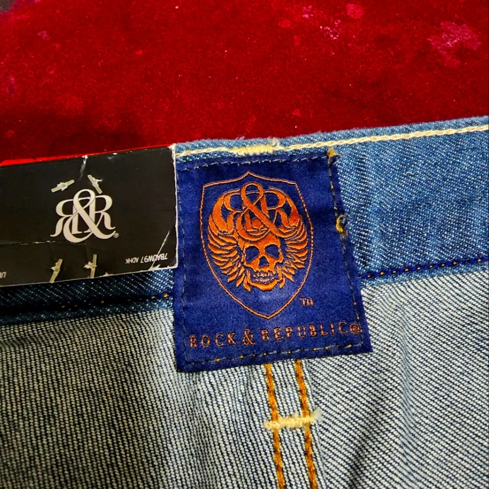 Rock And Republic  Men's Jeans 31x32 Straight Leg Casual Distressed - Picture 10 of 16